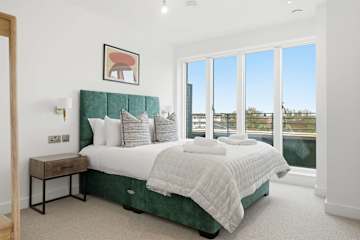 Limehouse Suites Redwood photo 6