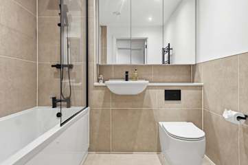 Limehouse Suites Redwood photo 8