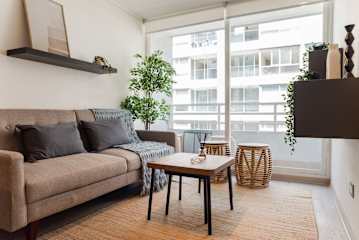 Downtown Santiago Gem: Modern Apartment with Pool