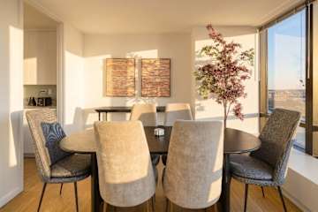 Photo #5 of River Villa | 17th-floor 4BR w/Doorman, Gym, Pool