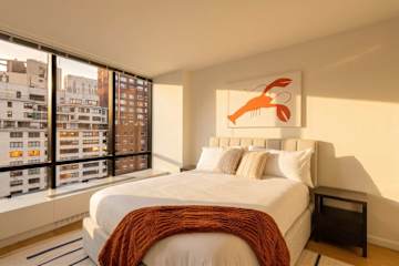 Photo #10 of River Villa | 17th-floor 4BR w/Doorman, Gym, Pool