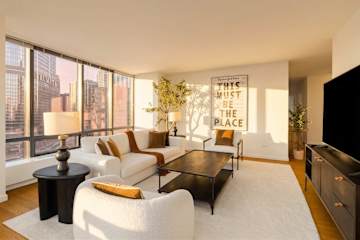 Photo #19 of River Villa | 17th-floor 4BR w/Doorman, Gym, Pool