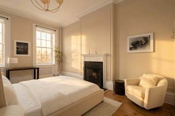 Photo #4 of Washington IV | Sun-drenched Gold Coast 2BR Loft