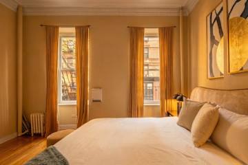 Photo #7 of Noho Triplex | 3BR Townhouse Triplex w/Private Yard