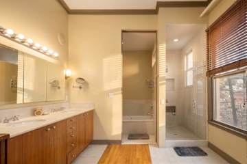 Photo #8 of Noho Triplex | 3BR Townhouse Triplex w/Private Yard