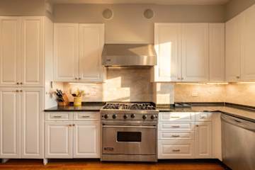 Photo #10 of Noho Triplex | 3BR Townhouse Triplex w/Private Yard