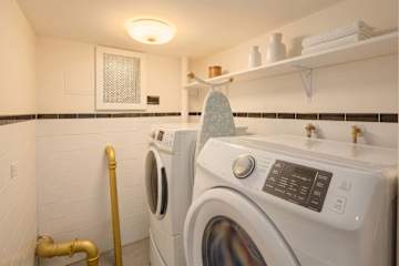 Photo #25 of Noho Triplex | 3BR Townhouse Triplex w/Private Yard