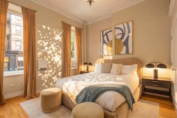 Photo #26 of Noho Triplex | 3BR Townhouse Triplex w/Private Yard