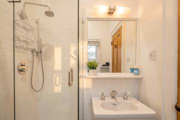 Photo #4 of Washington V 