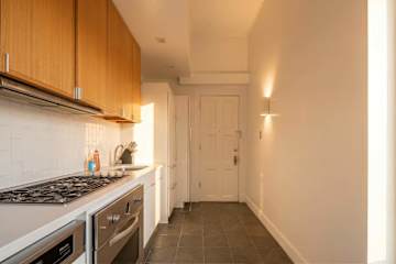 Photo #11 of Washington V 