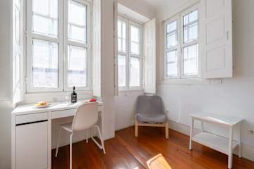 Porto Lounge Hostel - Spacious Room | Terrace photo 4