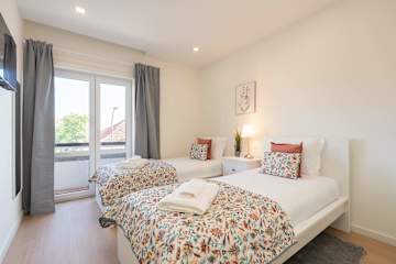 Modern & Spacious Flat with Balcony by HostWise photo 4