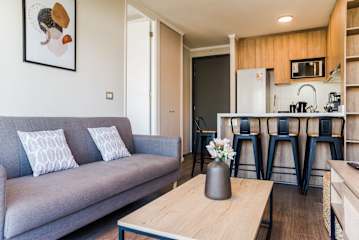 Modern Apartment in Nunoa: Family-Friendly Stay