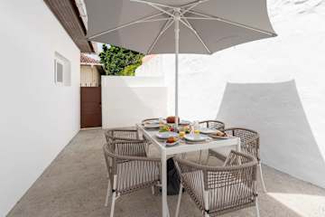 Relaxed Patio & Jacuzzi Flat by HostWise photo 4