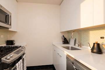 Photo #14 of River Park II 