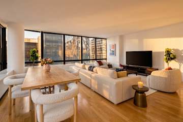 Photo #2 of Skyline II 