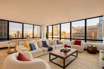 Photo #18 of Skyline II 