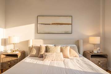 Photo #5 of Soho Place 