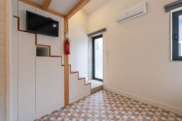 Sunny Patio & AC by HostWise photo 4