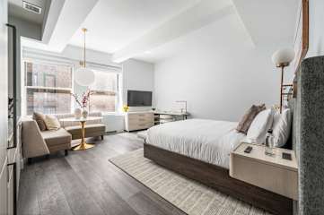 17John: Premium King Studio Apartment