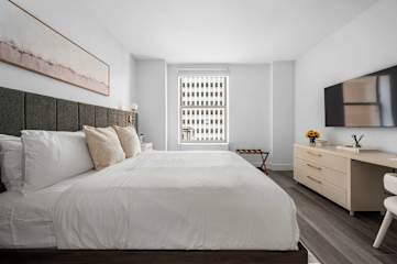 17John: Superior King Studio Apartment