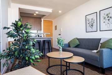 Apt in Las Condes with Pool and Private Balcony