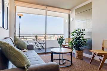 Apt in Las Condes with Pool and Private Balcony