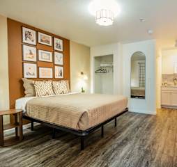 Chic AZ Studio | Travel Nurses Welcome!