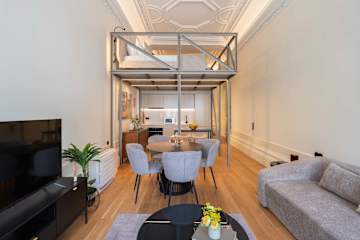 Luxe Open Space by HostWise