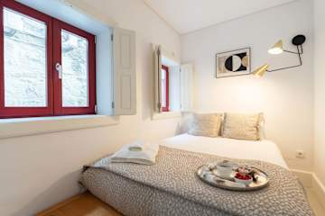 Stylish Flat with Terrace & Jacuzzi by HostWise photo 4