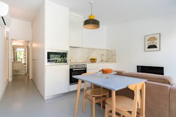 Charming Flat with Terrace & Jacuzzi by HostWise photo 4