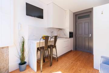 Modern Studio with Terrace & Jacuzzi by HostWise photo 3