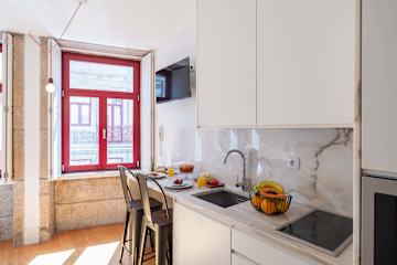 Modern Studio with Terrace & Jacuzzi by HostWise photo 4