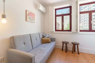 Elegant Flat with Garden & Jacuzzi by HostWise photo 3