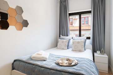 Comfy Minimalist Flat by HostWise photo 2