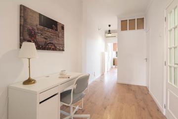 Comfy Minimalist Flat by HostWise photo 5