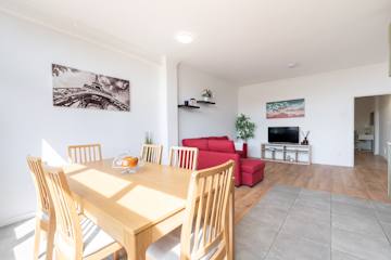 Comfy Minimalist Flat by HostWise photo 4