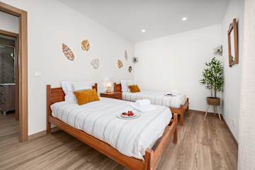 Stylish & Sleek Flat near the Beach by HostWise photo 3