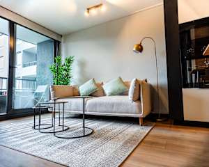 Chic 1BR in Nunoa Cozy Balcony & Pool Access