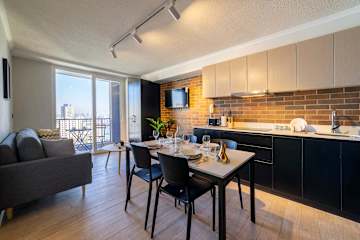 Providencia Elegance: Studio with Pool & Balcony!