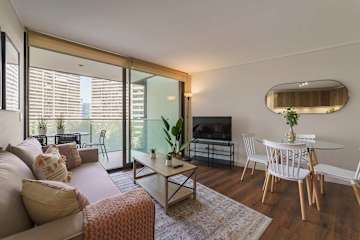 Exclusive Apt: Balcony, Pool, And free Parking!