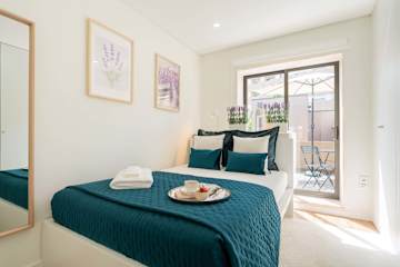 Elegant Flat with Pool Near Airport by HostWise photo 2