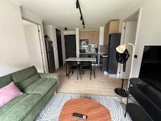 Providencia Loft: 2 Bedrooms, Balcony & Amenities