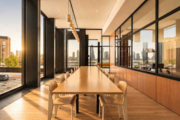 Photo #24 of Embassy II