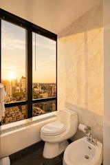 Photo #9 of Skyline IV