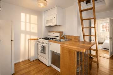 Photo #9 of Macdougal Residence