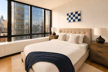 Photo #14 of Skyline VI