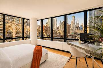 Photo #5 of Skyline VI
