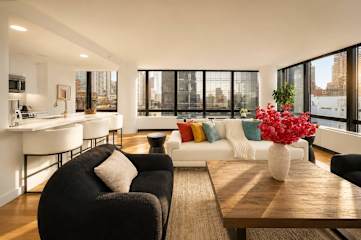 Photo #2 of Skyline VI
