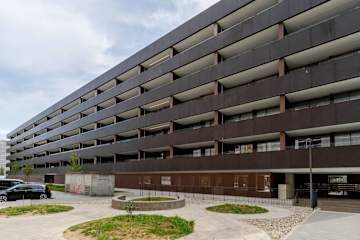 Premium Living with Balcony & Garage by HostWise photo 5
